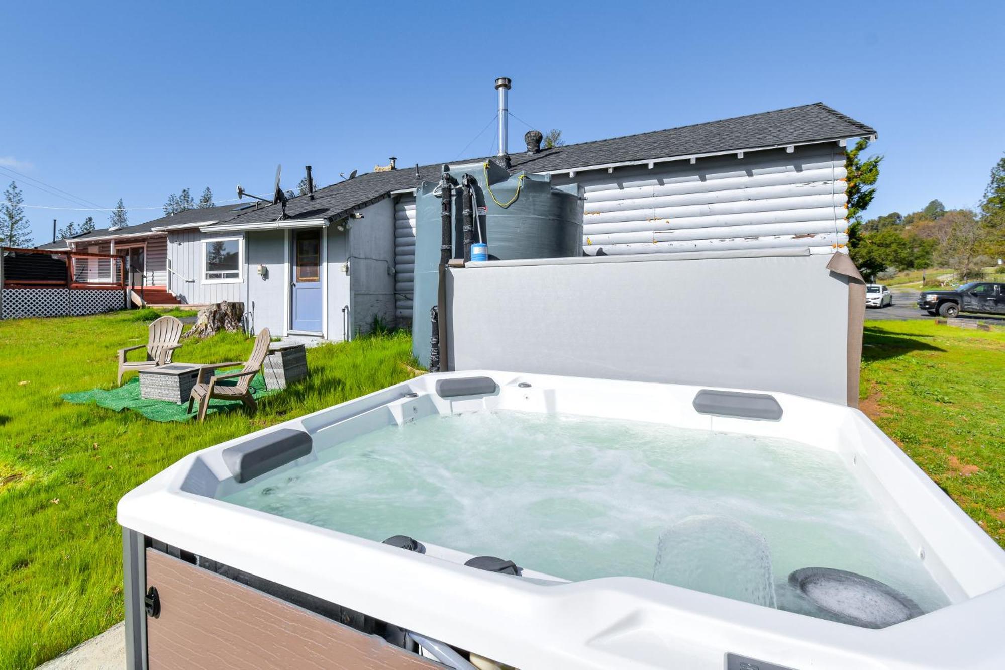 Waterfront Mariposa Hideaway Hot Tub And Mtn Views! Villa Bagian luar foto